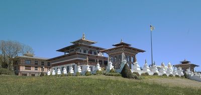 Monastery of Ten Thousand Buddhas on a sunny day