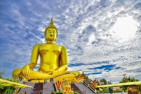 Wat Muang Buddha Statue