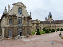 romanesque church in france