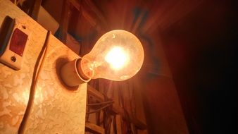 Electrical bright light bulb