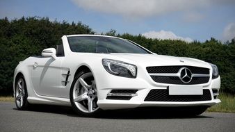 white mercedes-benz sl 350