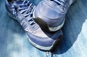 rubber sole running shoe