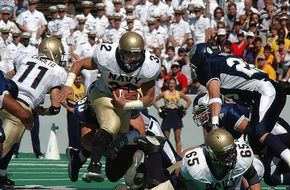 many players on the field in american football