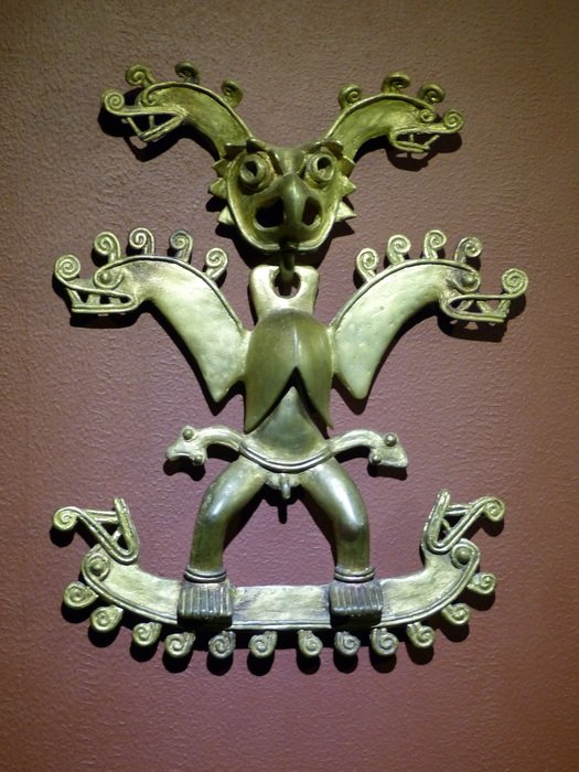 golden jewelry in museum of costa rica