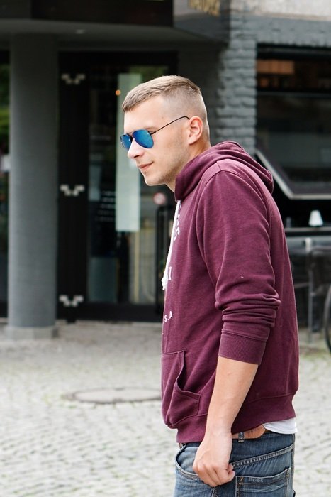 madly beautiful Man in Sunglasses