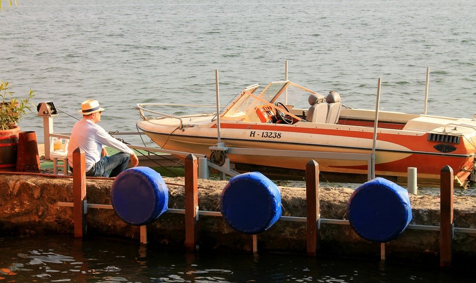 speed boat on the old lake