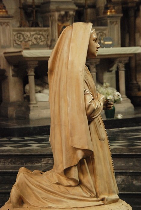 Statue Devout