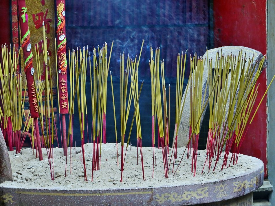 incense in buddhism