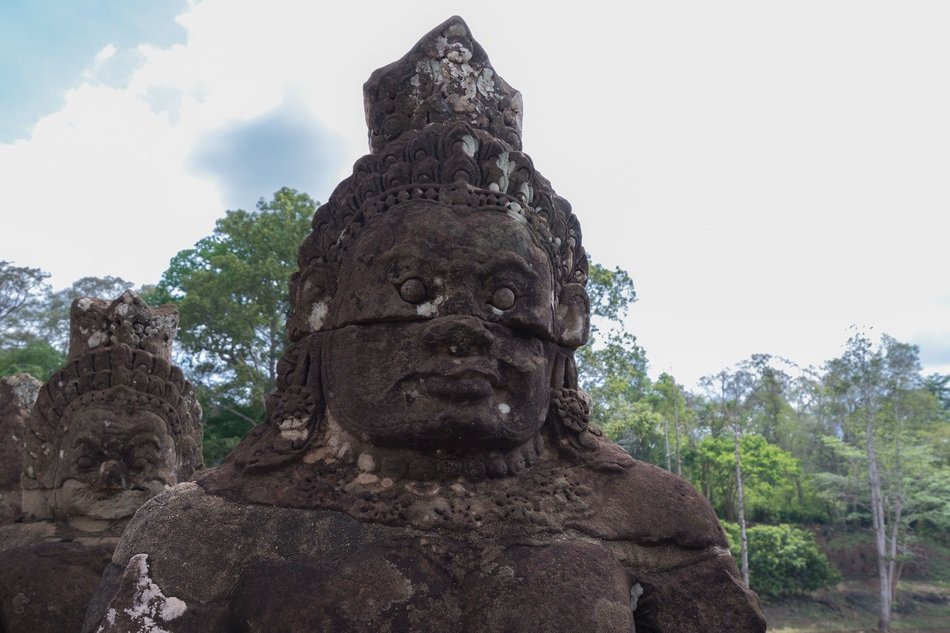 Angkor statue