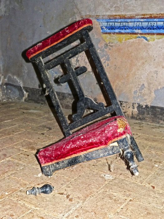 Kneeler in the chapel