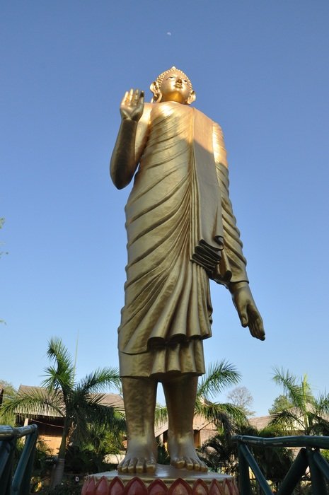 statue of lord in sambodhi