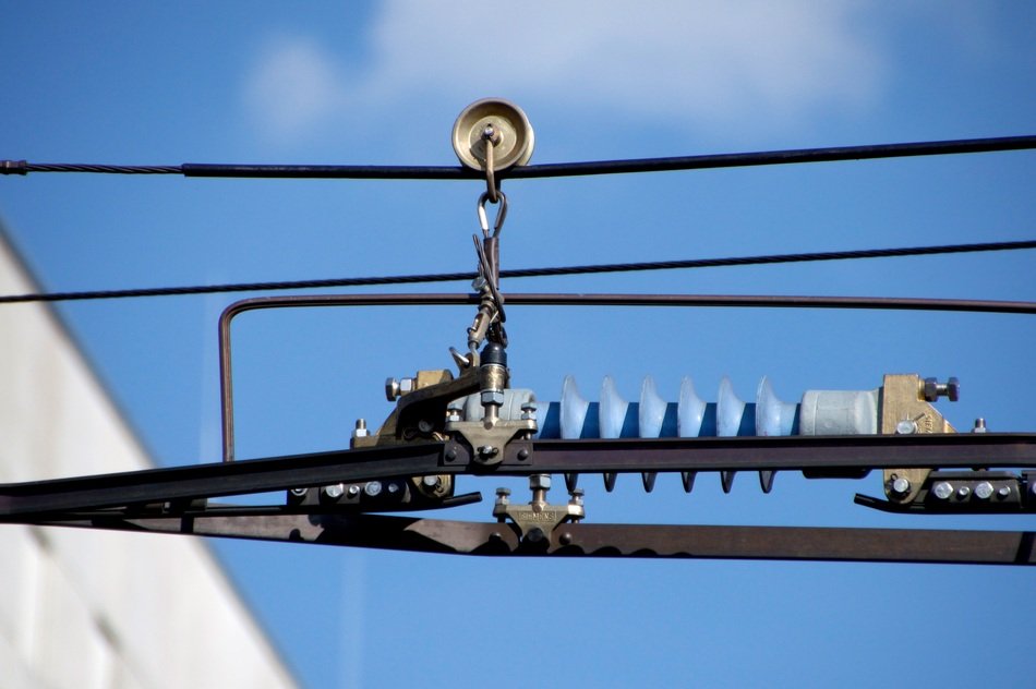 contact on a electric line close-up