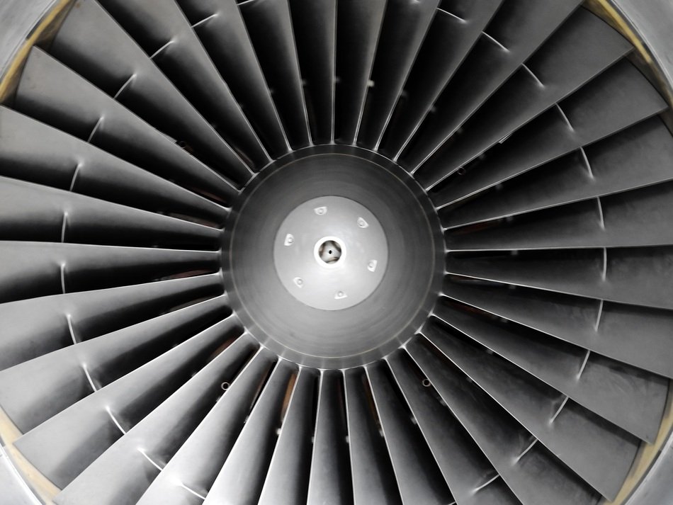 aircraft turbine with rotor blades