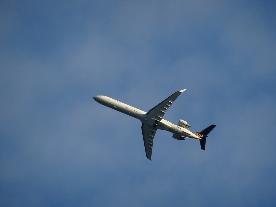 photo of aircraft in a flight