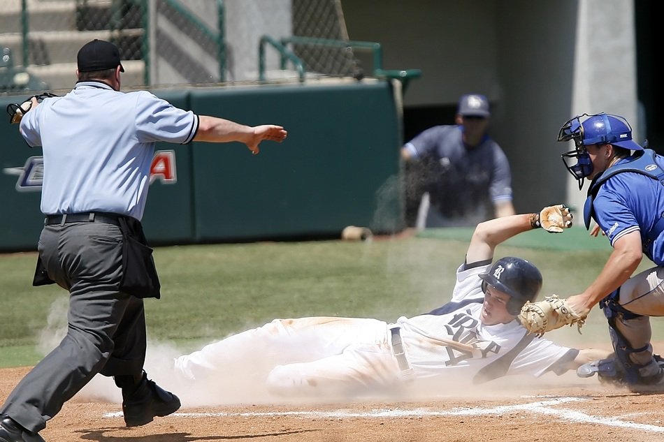 gliding in baseball