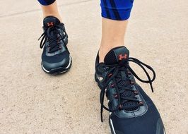 black fitness shoes for workout