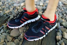 black and red sport shoes