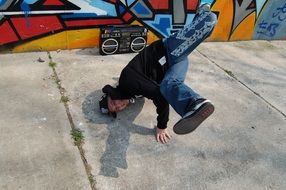 street breakdancer