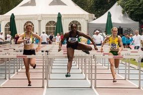 hurdle race competition