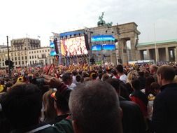 Massenveranstalung at the brandenburg gate