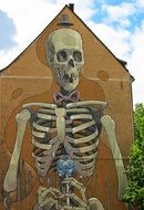 painted skeleton on the facade of the house