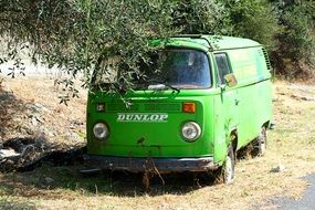 Green rusted old car