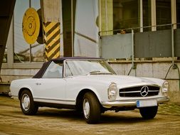 classic Mercedes 250 sl