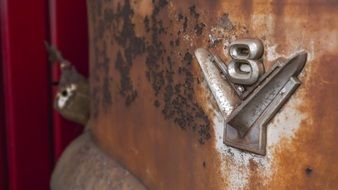 Rust Old Ford V8