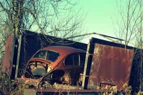 broken rusty vw beetle