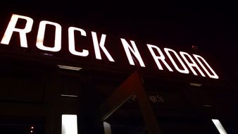 neon sign "rock n road"