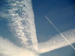 Sky Contrail Flyer