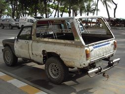 photo of a rusty truck in Thailand