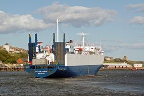 Shipping Tyne Car