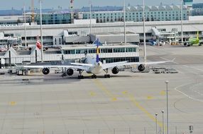 Aircraft Airport Fly N7