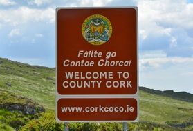 shield Wecome to Country Cork
