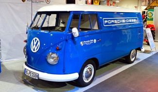 Picture of blue Oldtimer Auto