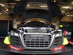 the car open the hood