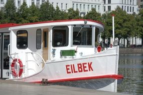 boat for walks in hamburg