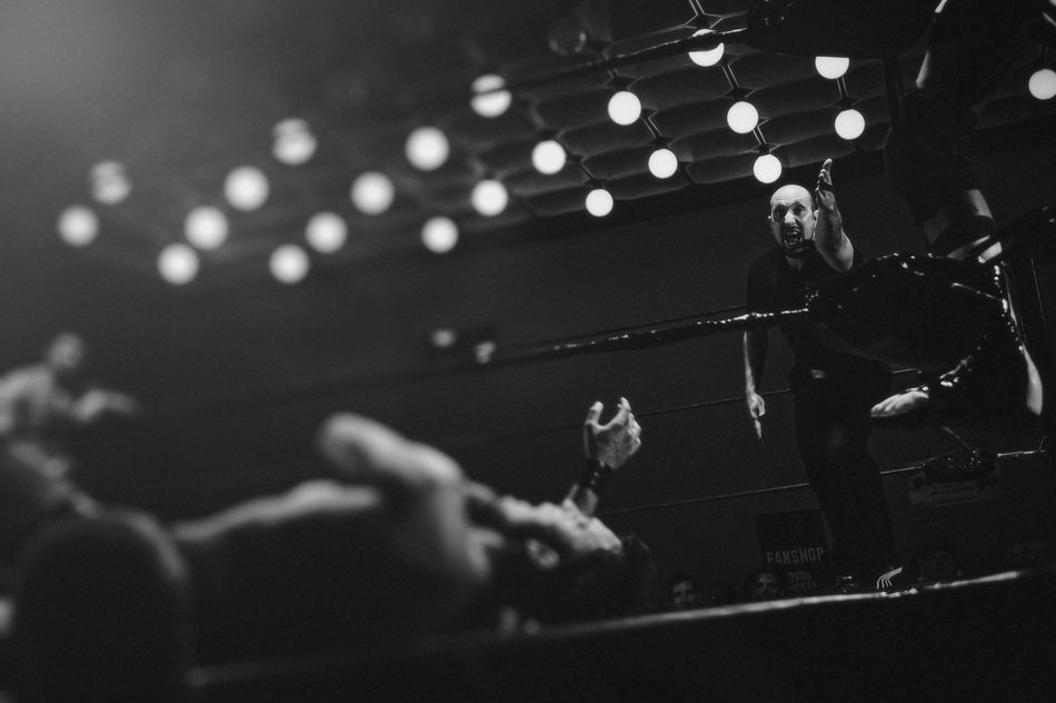 Black and white photo of the boxing competition