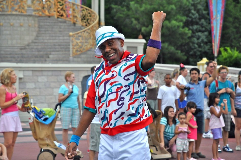 dance men with children at the festival