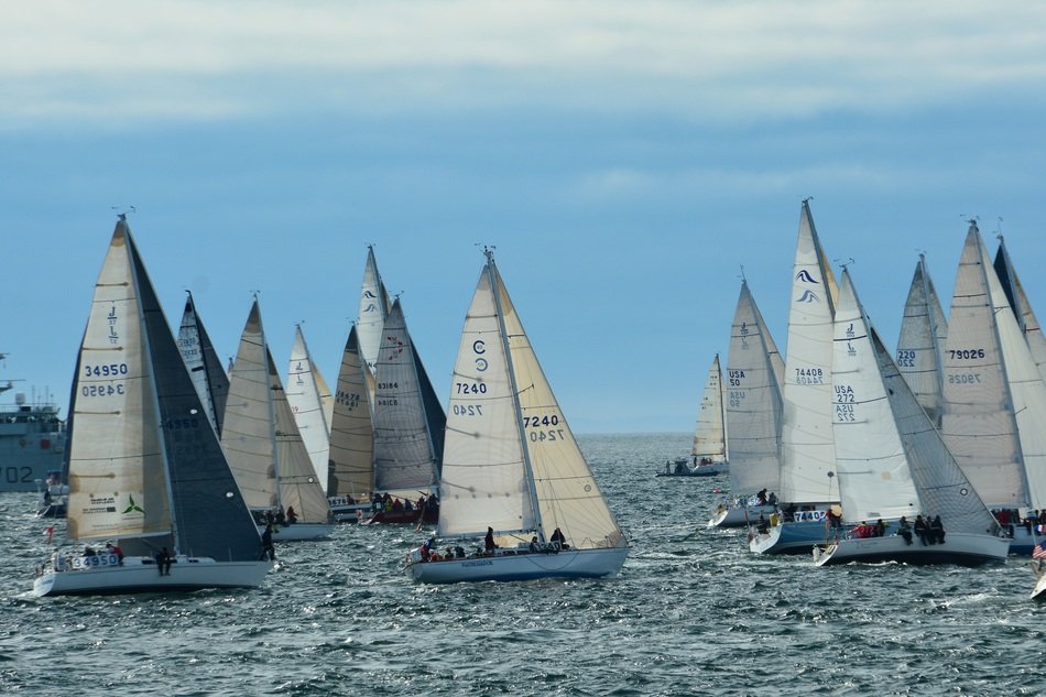 yacht racing by sea