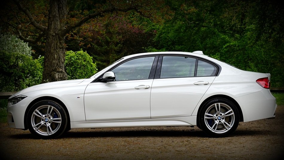 Picture of white Bmw Car