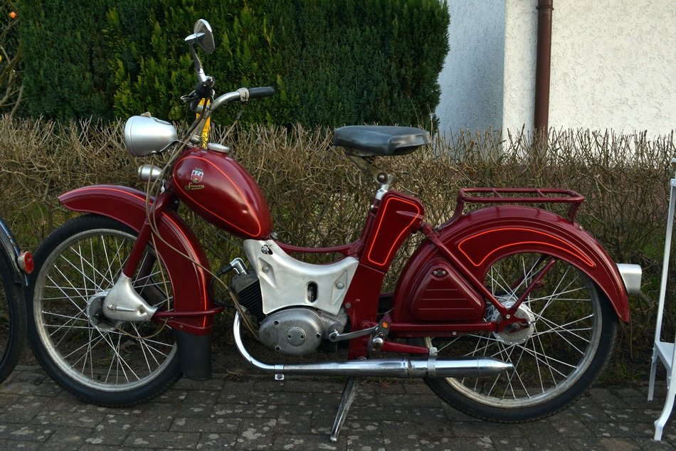 Essigpisser Moped red