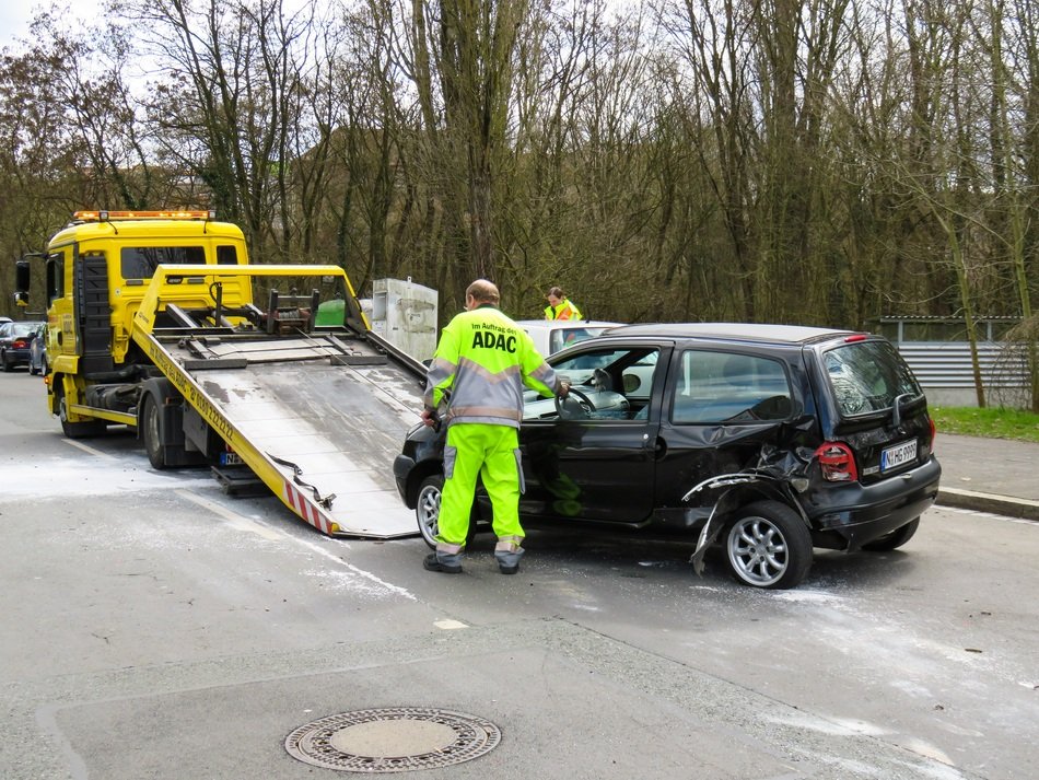 picture of the damged auto in accident