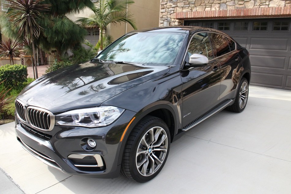 picture of the luxury bmw car