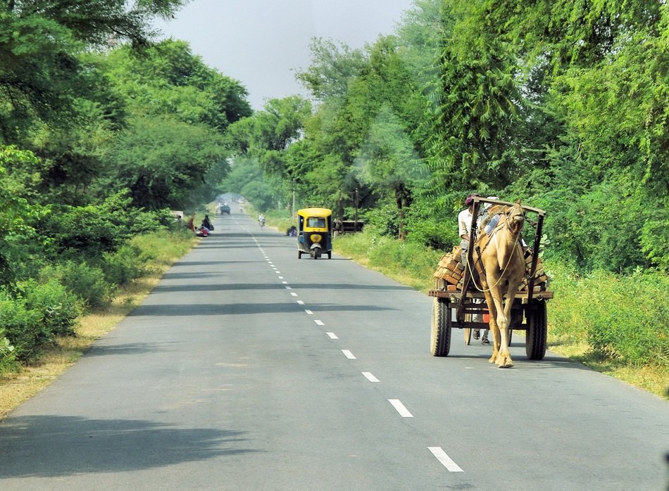 variety of vehicles on the road in india