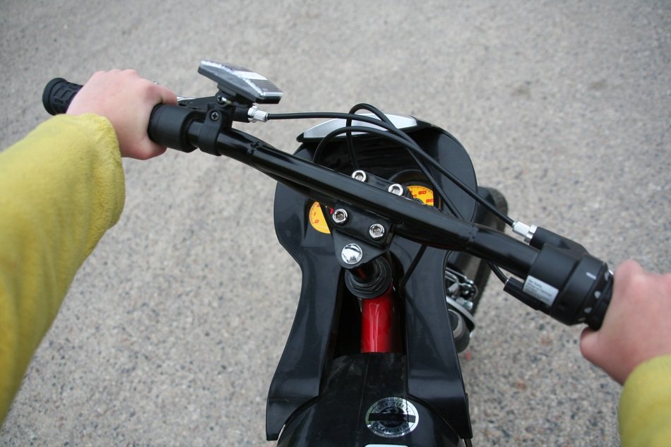 control of the bike close-up