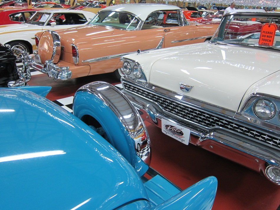 A lot of the beautiful shining classic cars