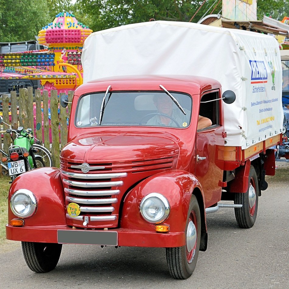 vintage truck of a framo automaker