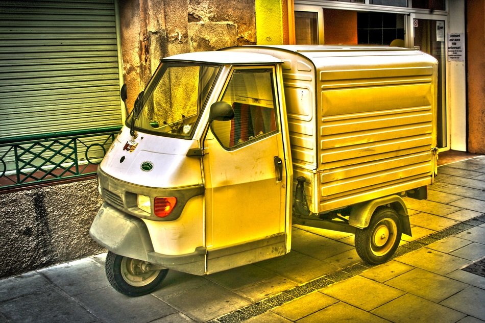 cargo rickshaw as a graphic image